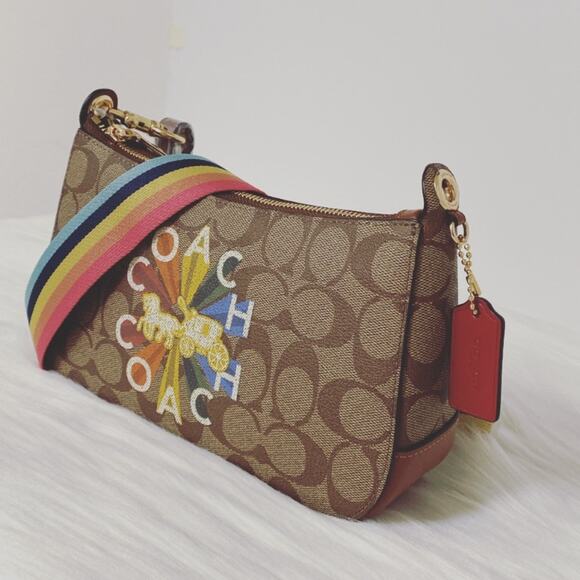 💃New Coach Jes Baguette In Signature Canvas With Coach Radial Rainbow - Picture 7 of 10